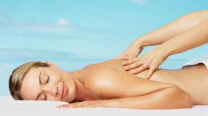 Летен масаж на плажа. Полза и удоволствие или вреда?